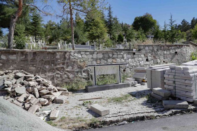 Başkan Işık: "Mezarlıklarımıza Saygı Bizim Görevimizdir"