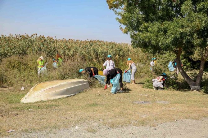 Dünya Temizlik Günü’nde Çevreye Atılan Atıkları Topladılar