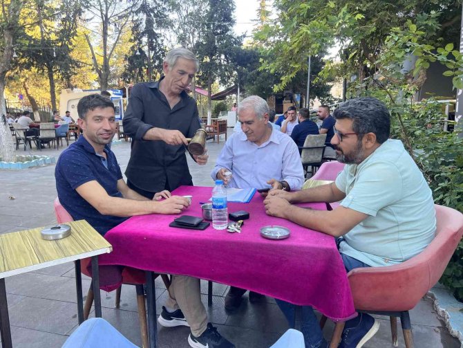 20 Yıldır Tüpü, Cezvesi Elinde Mırra Kahvesi İkram Ediyor