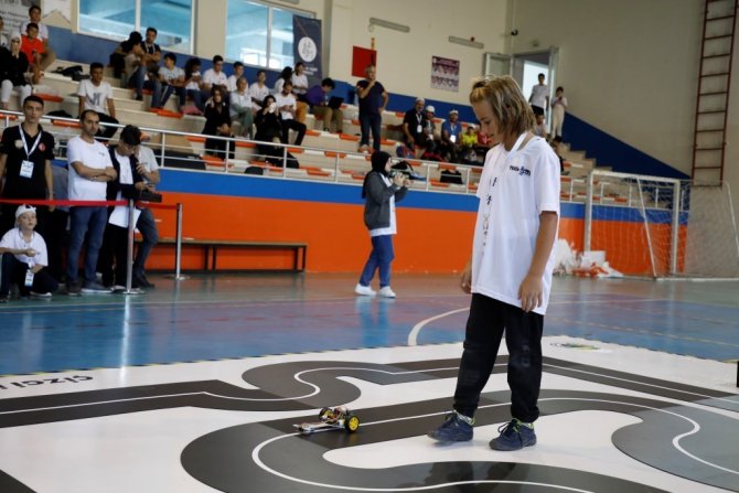 İ̇negöl’de Teknoloji Festivaline 61 İlden Kaşifler Katıldı