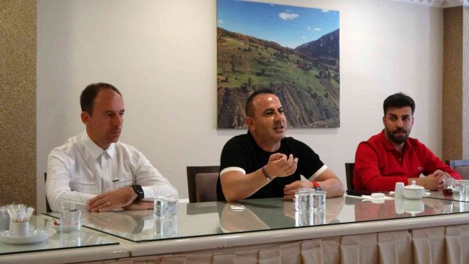 Muş’ta Çocuklar ’Muş Spor Futbol Akademisi’yle Spora Kazandırılacak