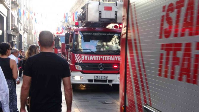 Taksim’de Otelde Yangın