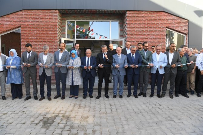 İ̇lçeye Yarı Olimpik Yüzme Havuzu Yapıldı