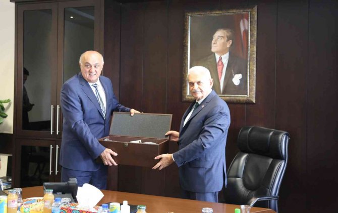 Binali Yıldırım, Çumra Şeker Entegre Tesislerini Ziyaret Etti