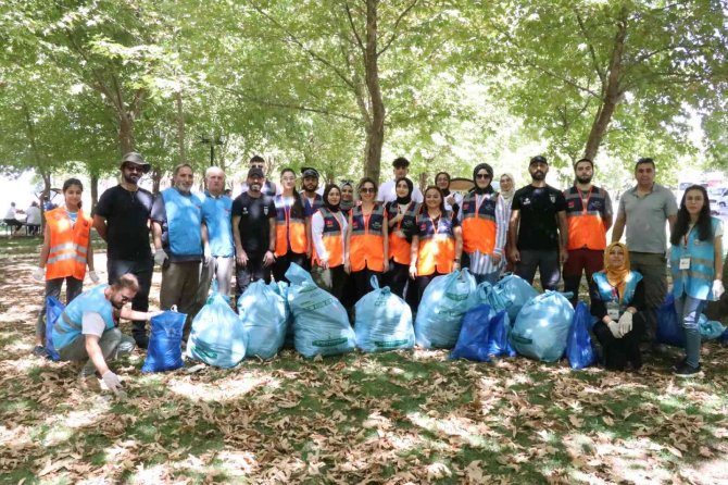 Şanlıurfa’da Dünya Temizlik Günü Renkli Görüntülere Sahne Oldu