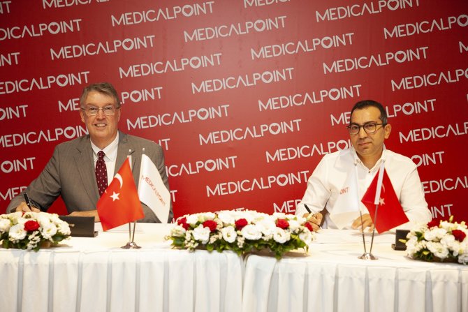 Uluslararası Uzmanlar Medical Point’te Buluştu