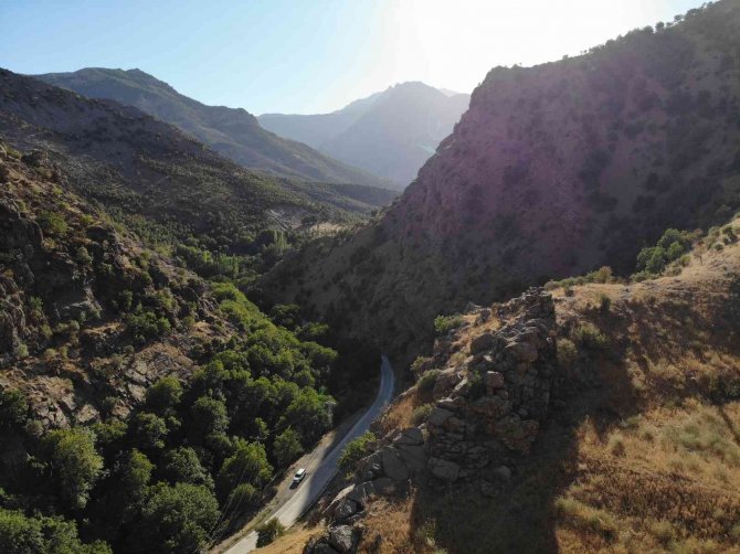 Balık Tutkunlarının Hafta Sonu Durağı Habur Çayı Oldu