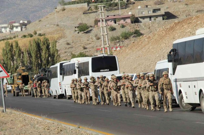 Orman Kesimlerini Bahane Eden Hdp’liler Cudi Dağı’na Yürümek İstedi