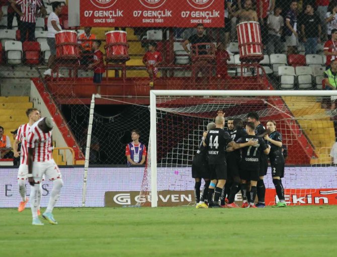 Spor Toto Süper Lig: Ft Antalyaspor: 0 - Adana Demirspor: 1 (İ̇lk Yarı)