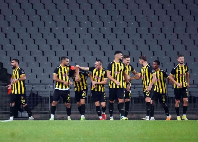Spor Toto Süper Lig: İ̇stanbulspor: 2 - Beşiktaş: 2 (Maç Sonucu)
