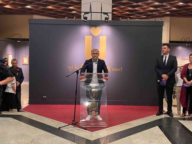 Üsküdar’da ‘Hatt-ı Müstakim” Hüsnühat Sergisi Sanatseverlere Kapılarını Açtı