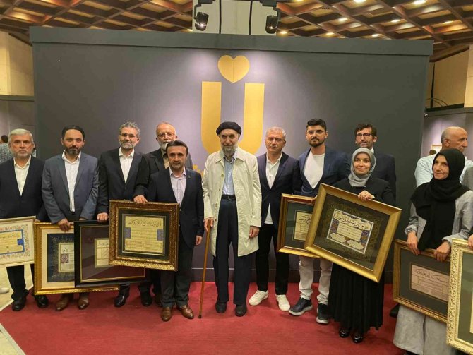 Üsküdar’da ‘Hatt-ı Müstakim” Hüsnühat Sergisi Sanatseverlere Kapılarını Açtı