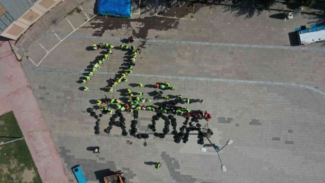 Toplanan Çöplerle "77 Yalova" Yazıldı