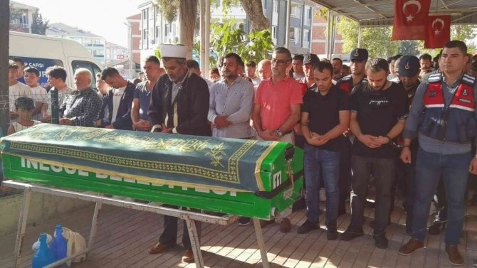 Kazada Hayatını Kaybeden Çocuk Gözyaşları Arasında Toprağa Verildi