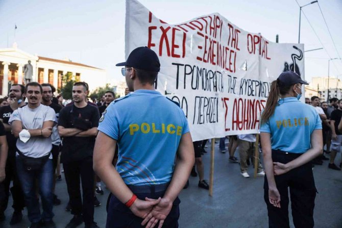 Yunanistan’da Üniversite Öğrencilerinden Protesto