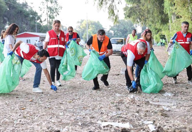 Yüreğir Belediyesi’nden Dünya Temizlik Günü Etkinliği