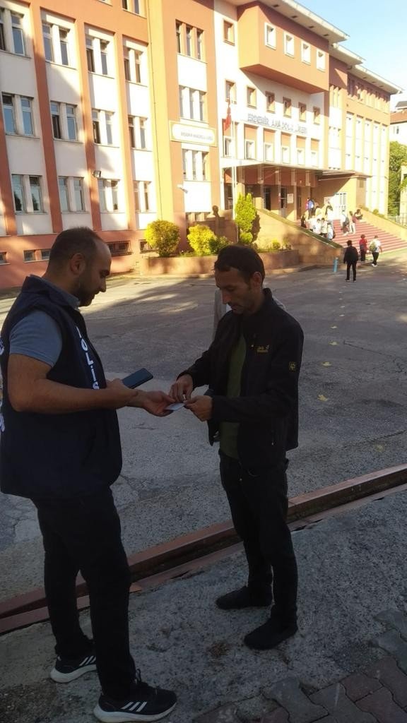Aranan Şahıs Denetimde Yakalandı, 13 Bin 880 Tl Para Cezası Kesildi