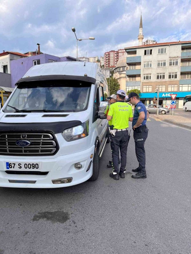 Aranan Şahıs Denetimde Yakalandı, 13 Bin 880 Tl Para Cezası Kesildi