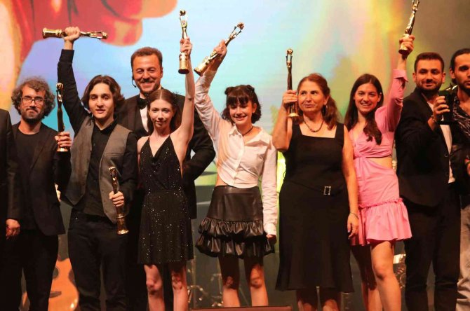 29. Uluslararası Altın Koza Film Festivali’nin Büyük Ödülleri Sahiplerini Buldu