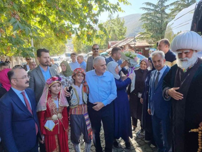 Binali Yıldırım Çocuk Şenliği’ne Katıldı