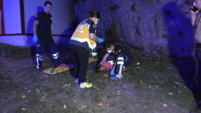 Keyif Yapmak İçin Çıktığı 5 Metrelik Duvardan Düşen Kişi Yaralandı