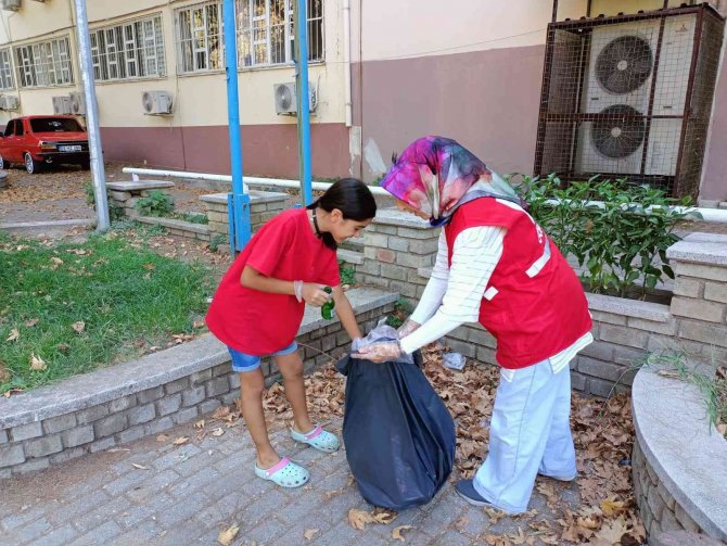 Doğa Dostu Kadınlar, Çevre Temizliği Yaptı