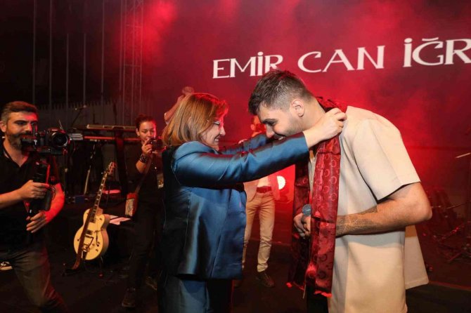 Gastroantep Festivali’nin Üçüncü Gününde Emir Can İ̇ğrek Sahne Aldı