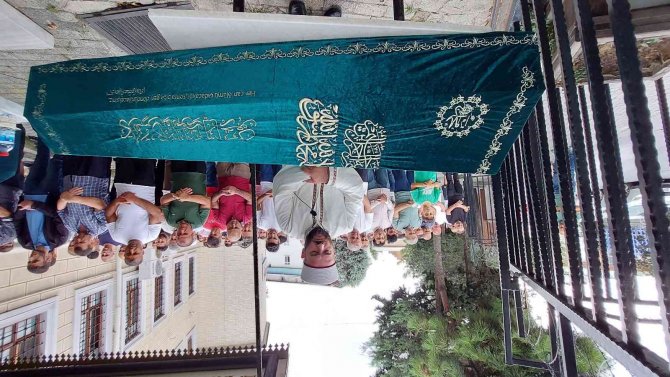 Beylikdüzü’nde Katledilen İki Kız Kardeş Son Yolculuğuna Uğurlandı