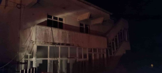Yangında Eşyalar Kullanılamaz Hale Geldi