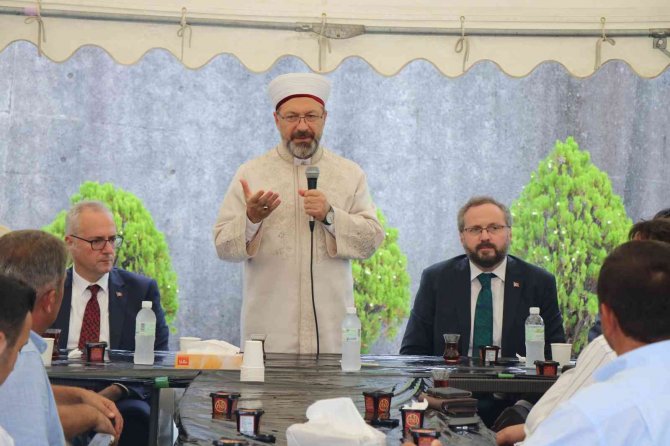 Diyanet İ̇şleri Başkanı Erbaş, Japonya’nın Nagoya Kentinde Türk Vatandaşlarıyla Buluştu