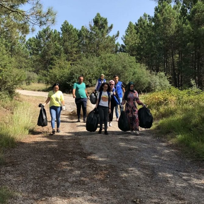 Bir Ton Çöp Topladılar