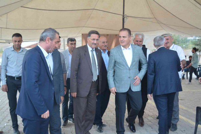 Vali Akbıyık, Çetin Ailesinin Düğün Törenine Katıldı