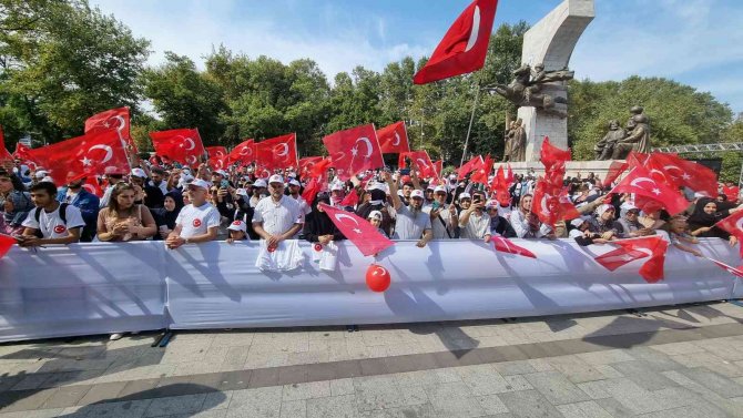 Fatih’te Lgbt Dayatmasına Tepki Yürüyüşü