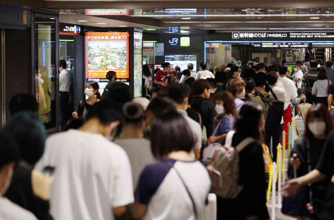 Japonya’yı Vuran Nanmadol Tayfunu’nda 21 Kişi Yaralandı