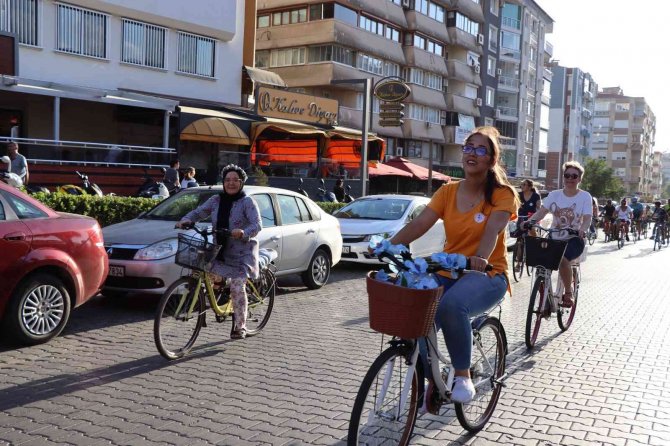 Nazilli’de ’Süslü Kadınlar’ Bisiklet Turu Gerçekleştirildi