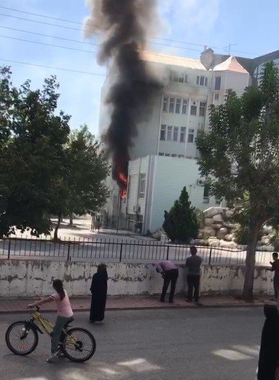Sağlık Merkezinde Yangın Paniği