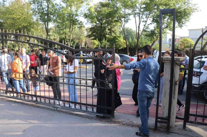 İ̇ptal Edilen Kpss’de İlk Oturum Başladı