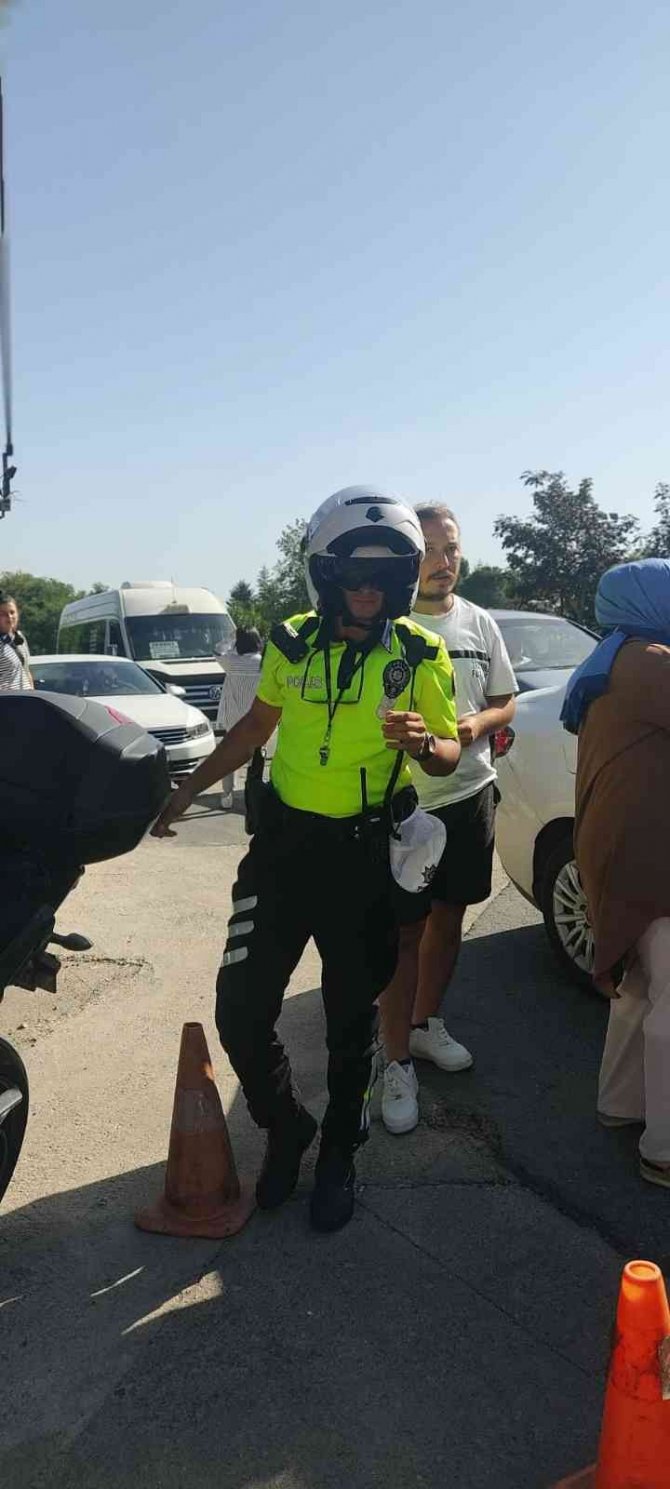 Kpss’ye Geç Kalan Adaylar İçin Polisler Seferber Oldu