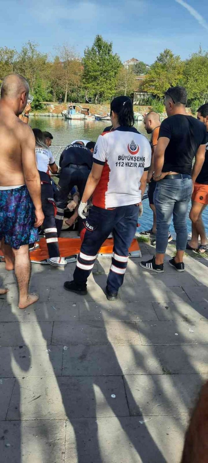 Küçükçekmece’de Bir Şahıs Teknede Alkol Alırken Düşüp Yaralandı