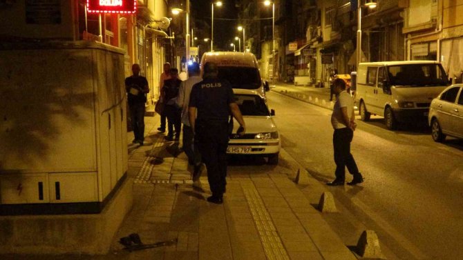 Dolaptan Düşen Silahın Ateş Aldı: 1 Yaralı