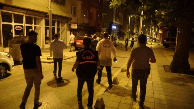 Dolaptan Düşen Silahın Ateş Aldı: 1 Yaralı