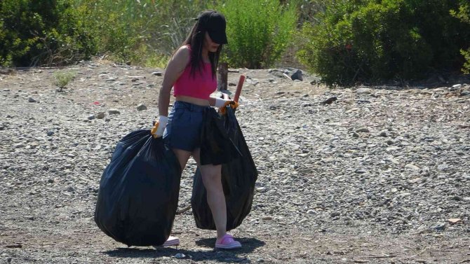 1 Saatte 91 Kilo Çöp Topladılar