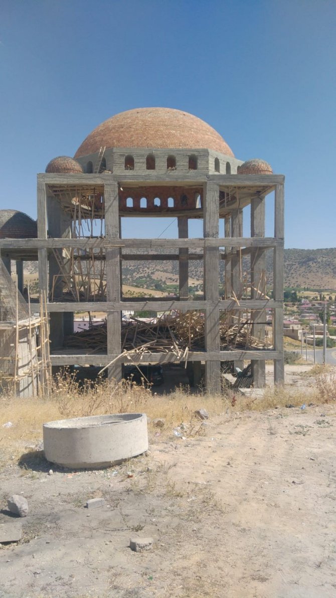 Cami İnşaatında İskele Çöktü: 4 İşçi Yaralandı