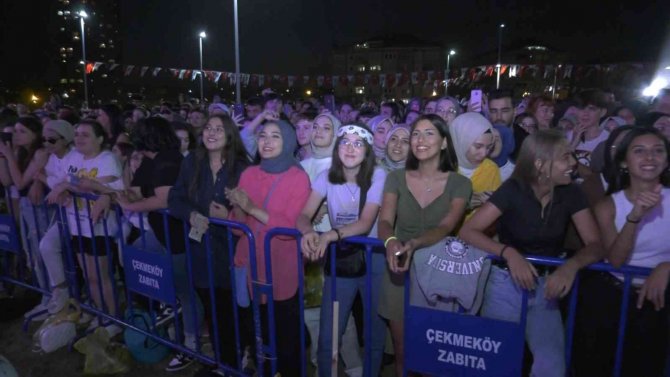 Çekmeköy’de On Binlerce Genç Konserler İle Coştu
