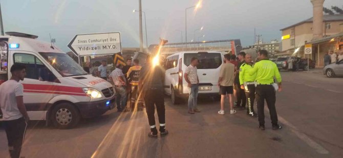Sivas’ta Trafik Kazası: 3 Yaralı