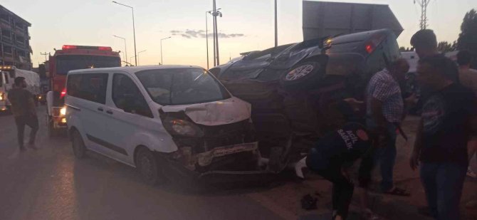 Sivas’ta Trafik Kazası: 3 Yaralı