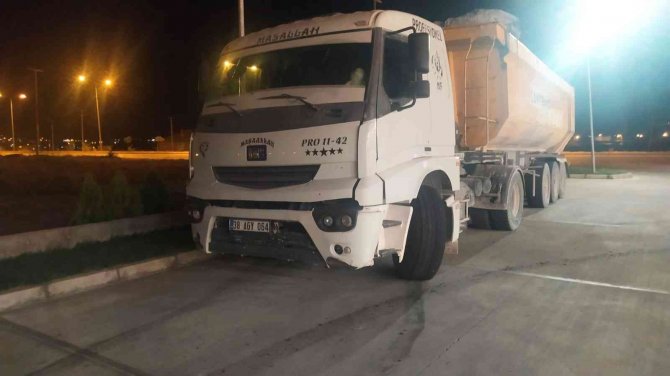 Sivas’ta Tırla Kamyonet Çarpıştı: 1 Yaralı