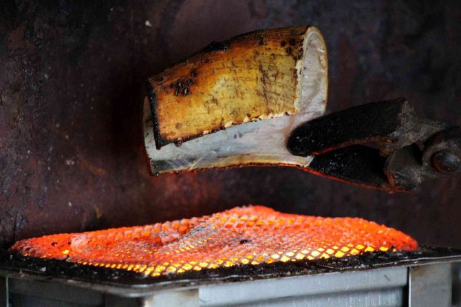 Kemik Taraklarıyla Çin’e Kafa Tutuyor