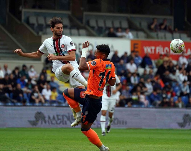 Spor Toto Süper Lig: Başakşehir: 0 - Karagümrük: 0 (İ̇lk Yarı)