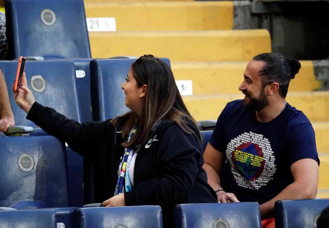 Spor Toto Süper Lig: Fenerbahçe: 2 - Corendon Alanyaspor: 0 (Maç Devam Ediyor)